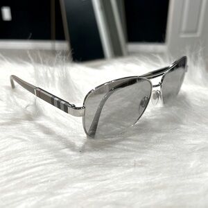 Burberry Aviator Sunglasses 🕶️